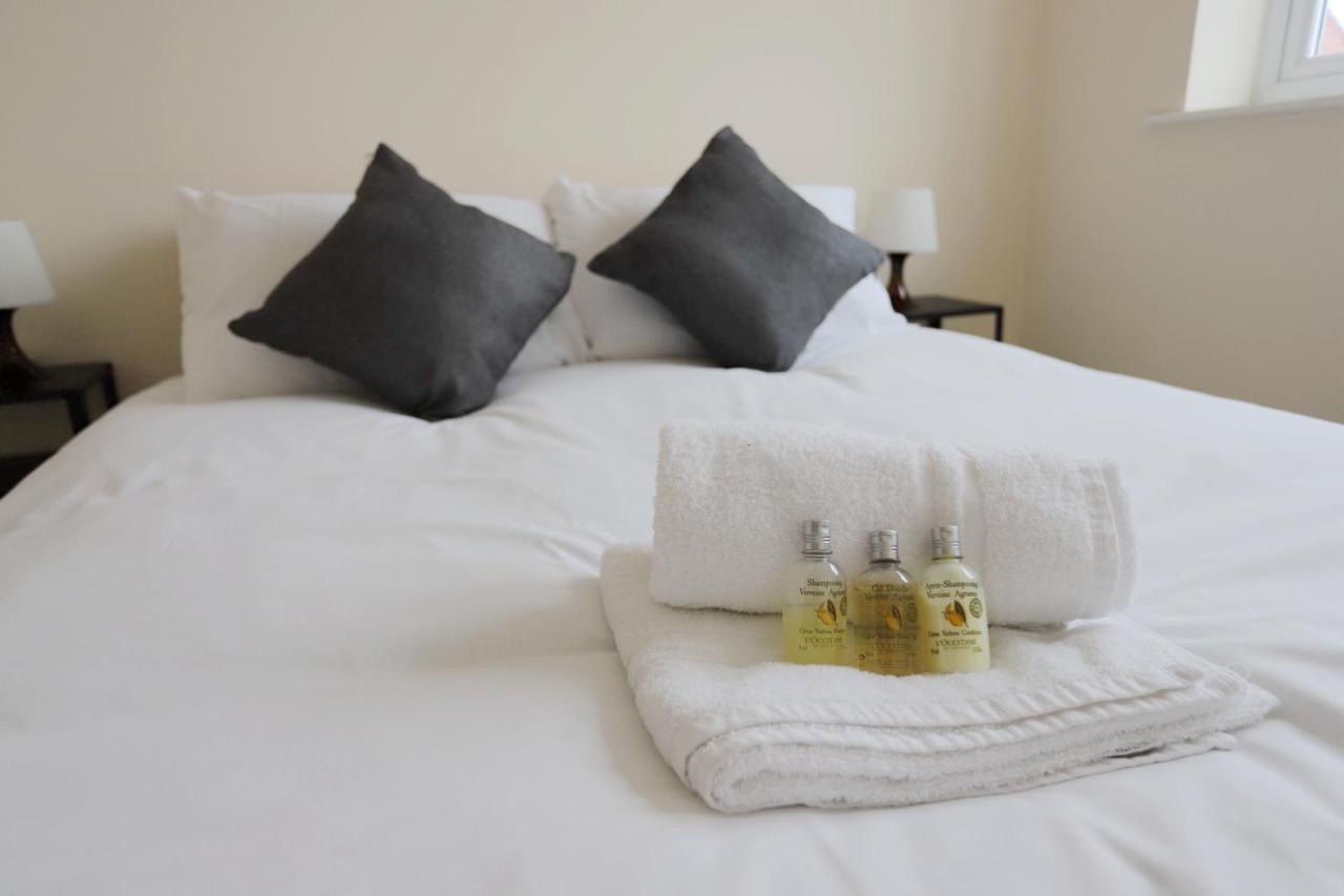 Easytravel Luxury Nec/Airport 3 Beds House Apartment Бирмингам Екстериор снимка
