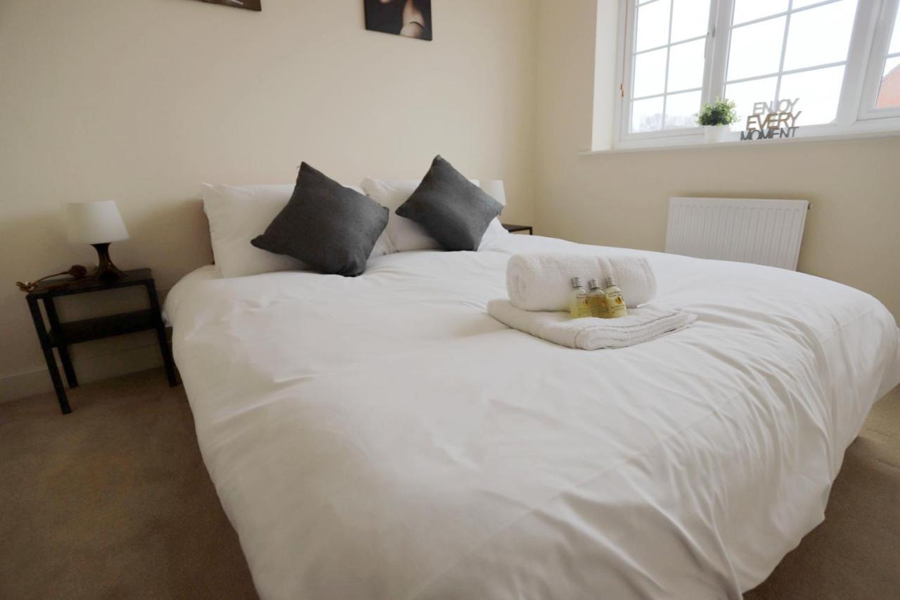 Easytravel Luxury Nec/Airport 3 Beds House Apartment Бирмингам Екстериор снимка