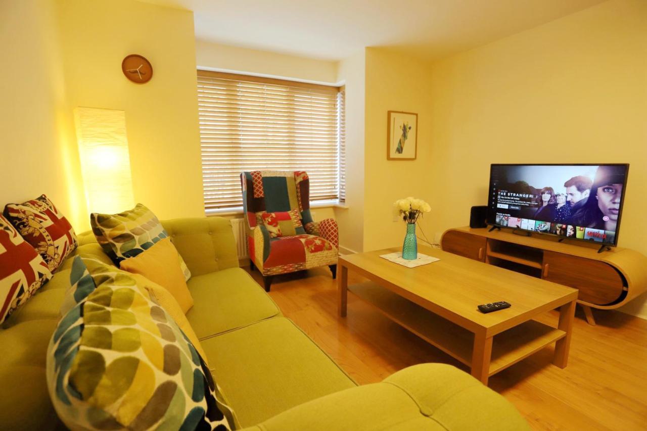 Easytravel Luxury Nec/Airport 3 Beds House Apartment Бирмингам Екстериор снимка