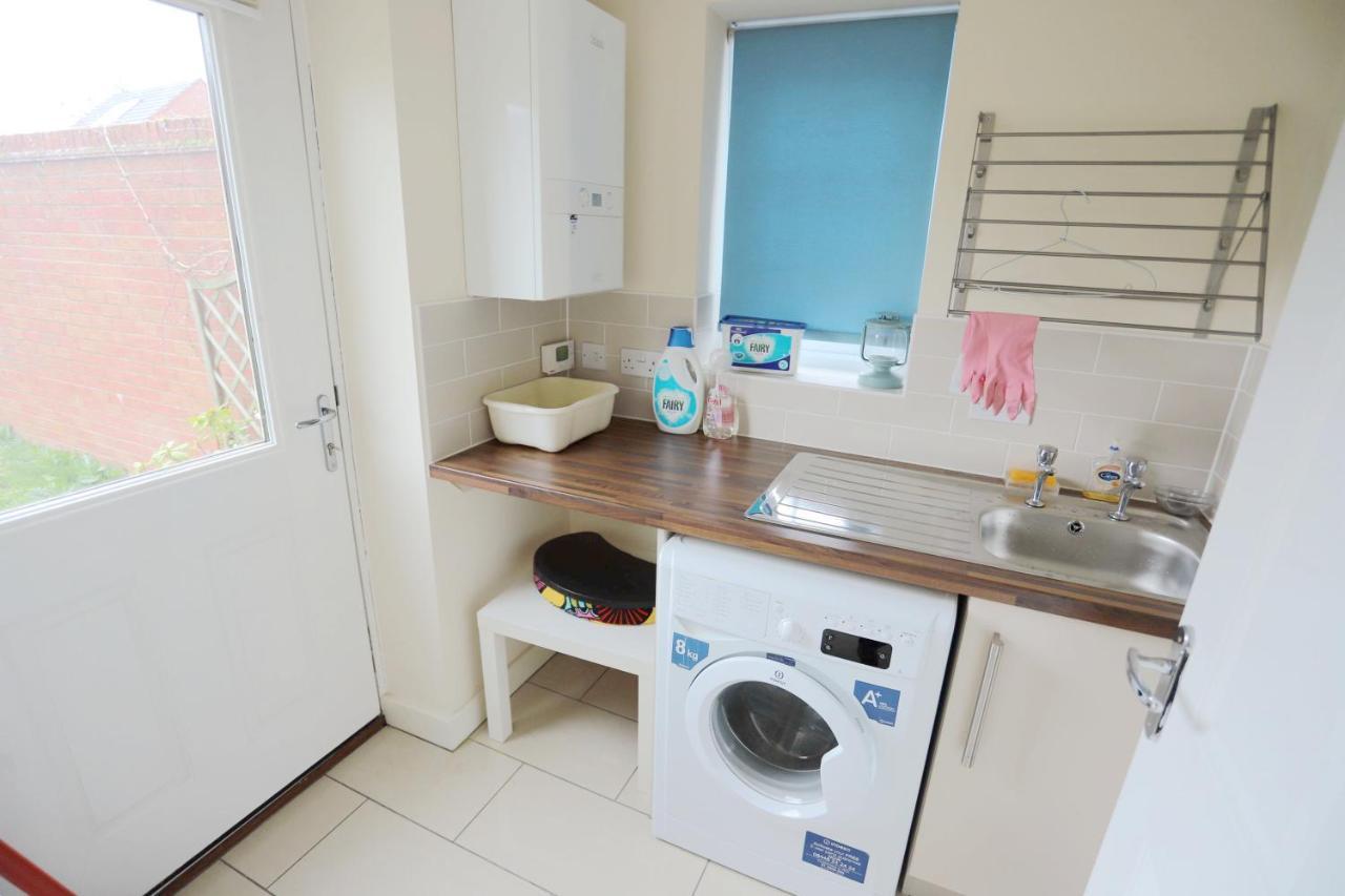 Easytravel Luxury Nec/Airport 3 Beds House Apartment Бирмингам Екстериор снимка