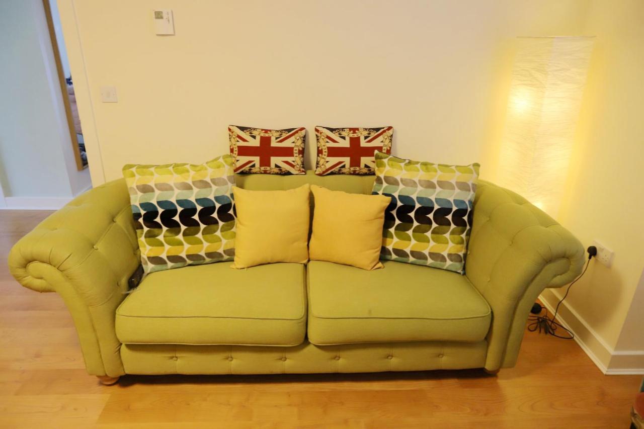Easytravel Luxury Nec/Airport 3 Beds House Apartment Бирмингам Екстериор снимка