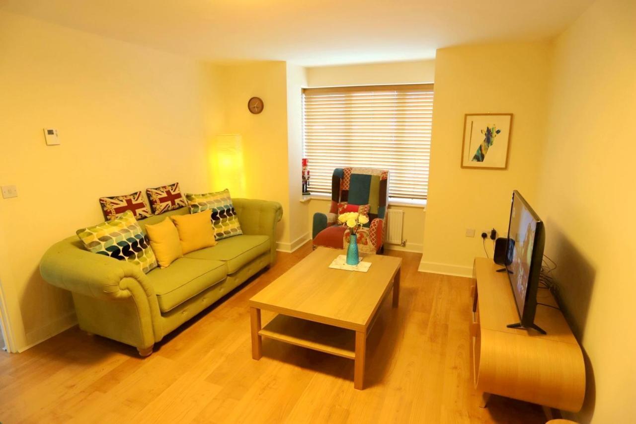 Easytravel Luxury Nec/Airport 3 Beds House Apartment Бирмингам Екстериор снимка